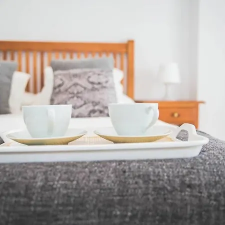 2 Bed With Great Views -elviria Appartamento